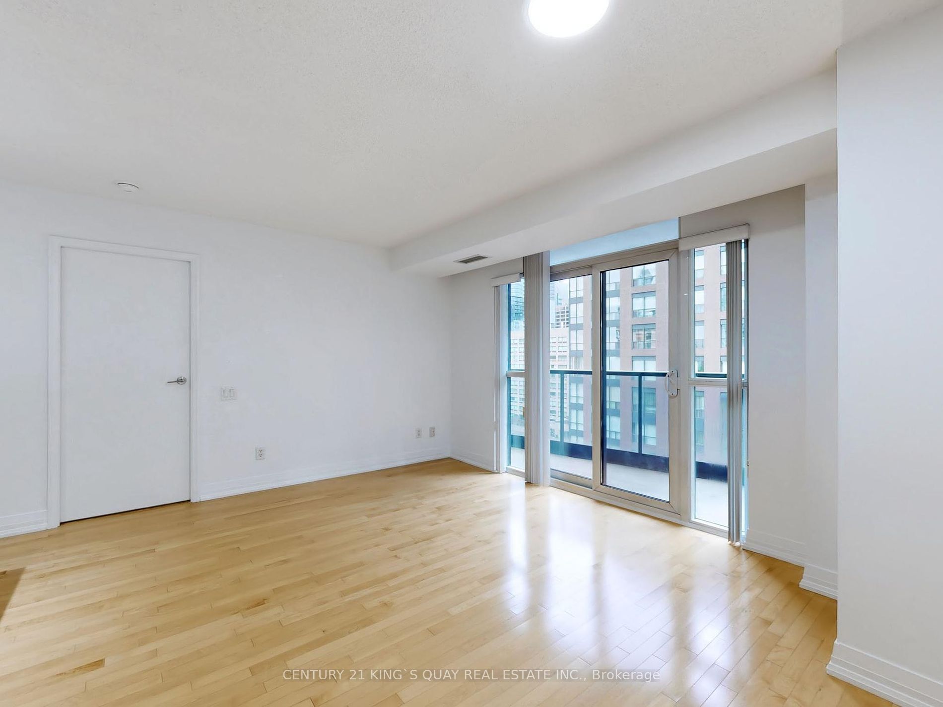 21 Carlton St, #1301