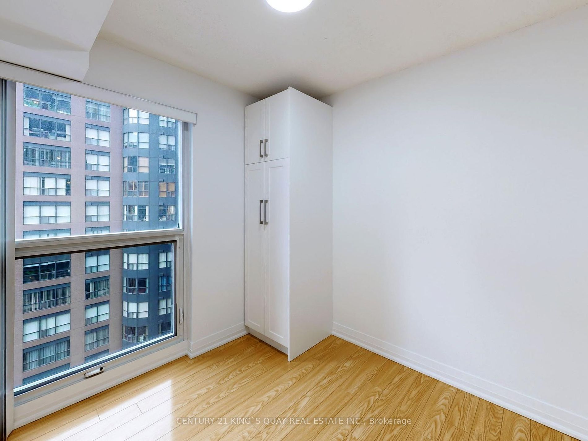 21 Carlton St, #1301