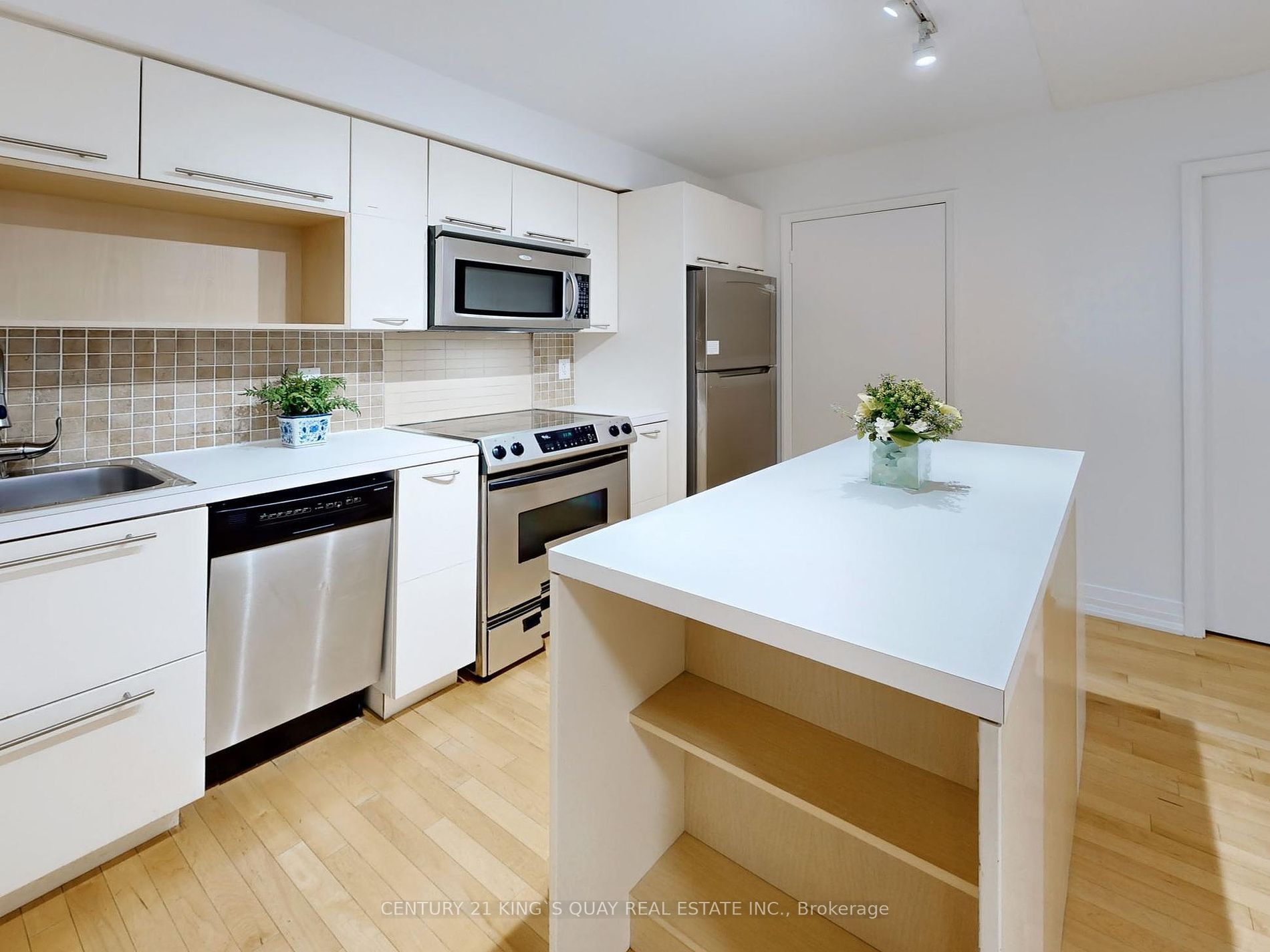 21 Carlton St, #1301