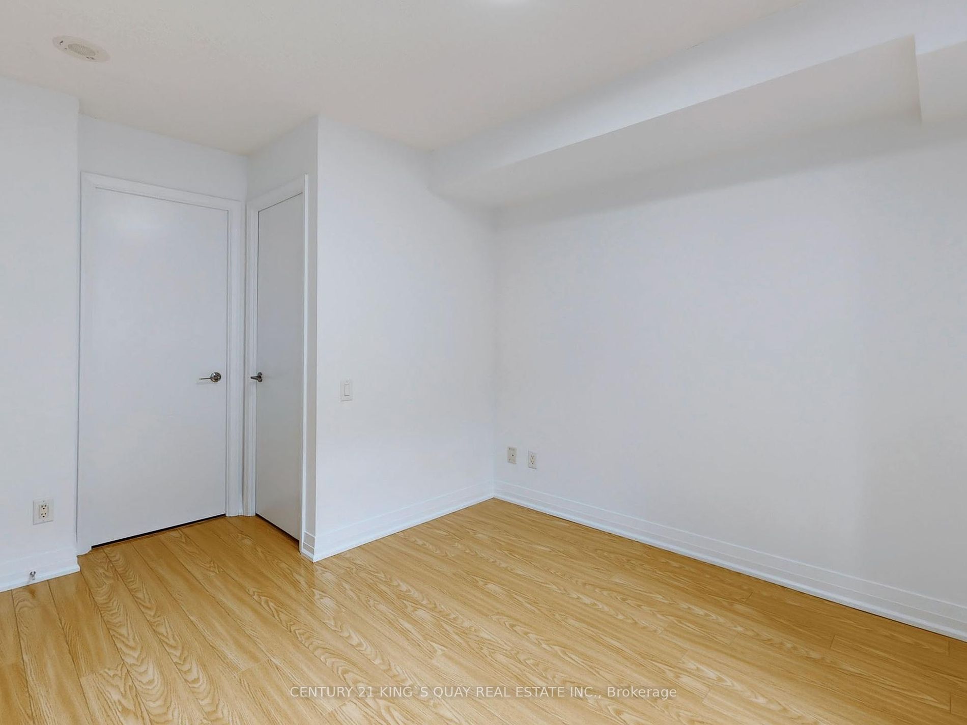 21 Carlton St, #1301