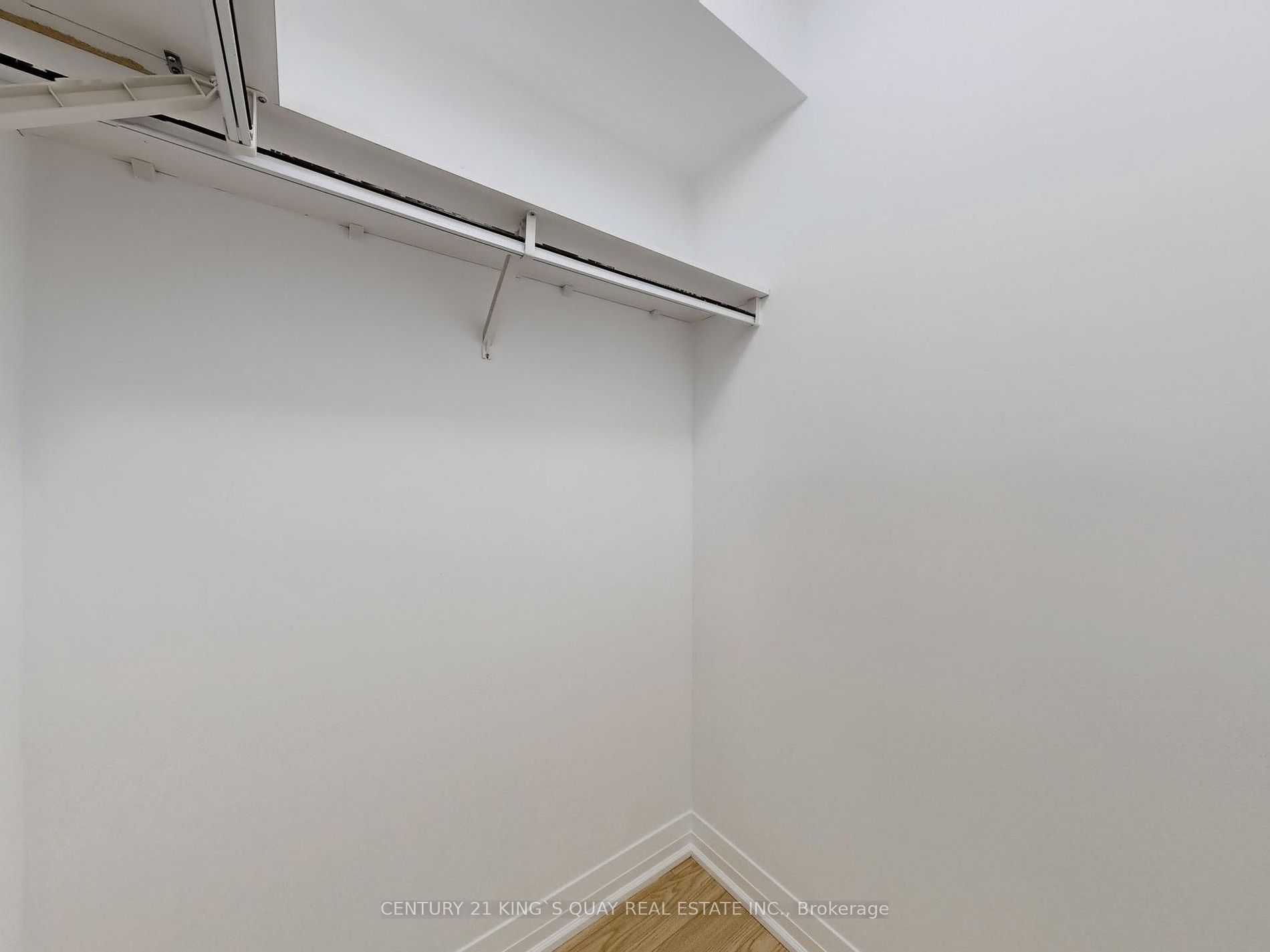 21 Carlton St, #1301