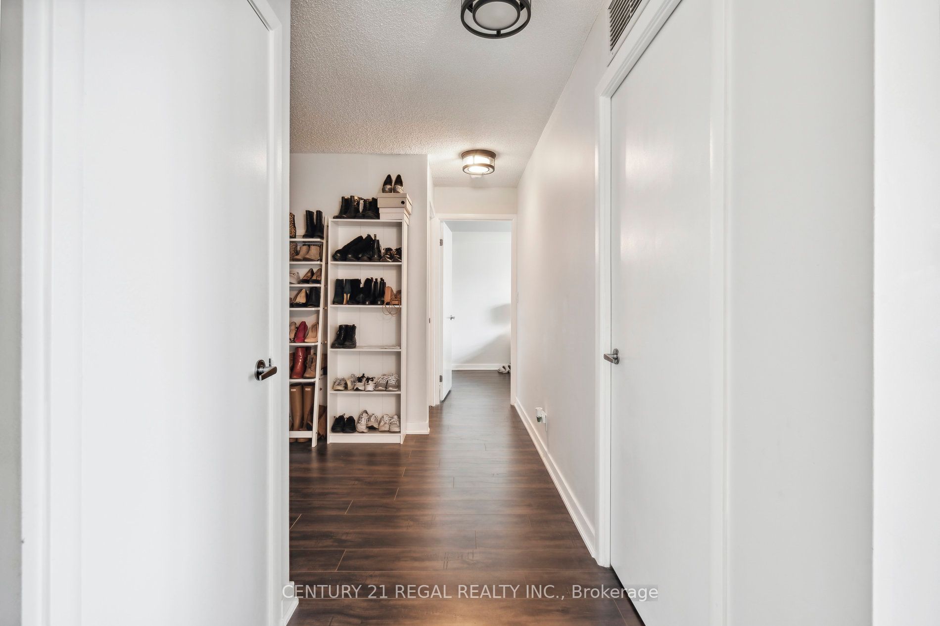 81 Navy Wharf Crt, #1609