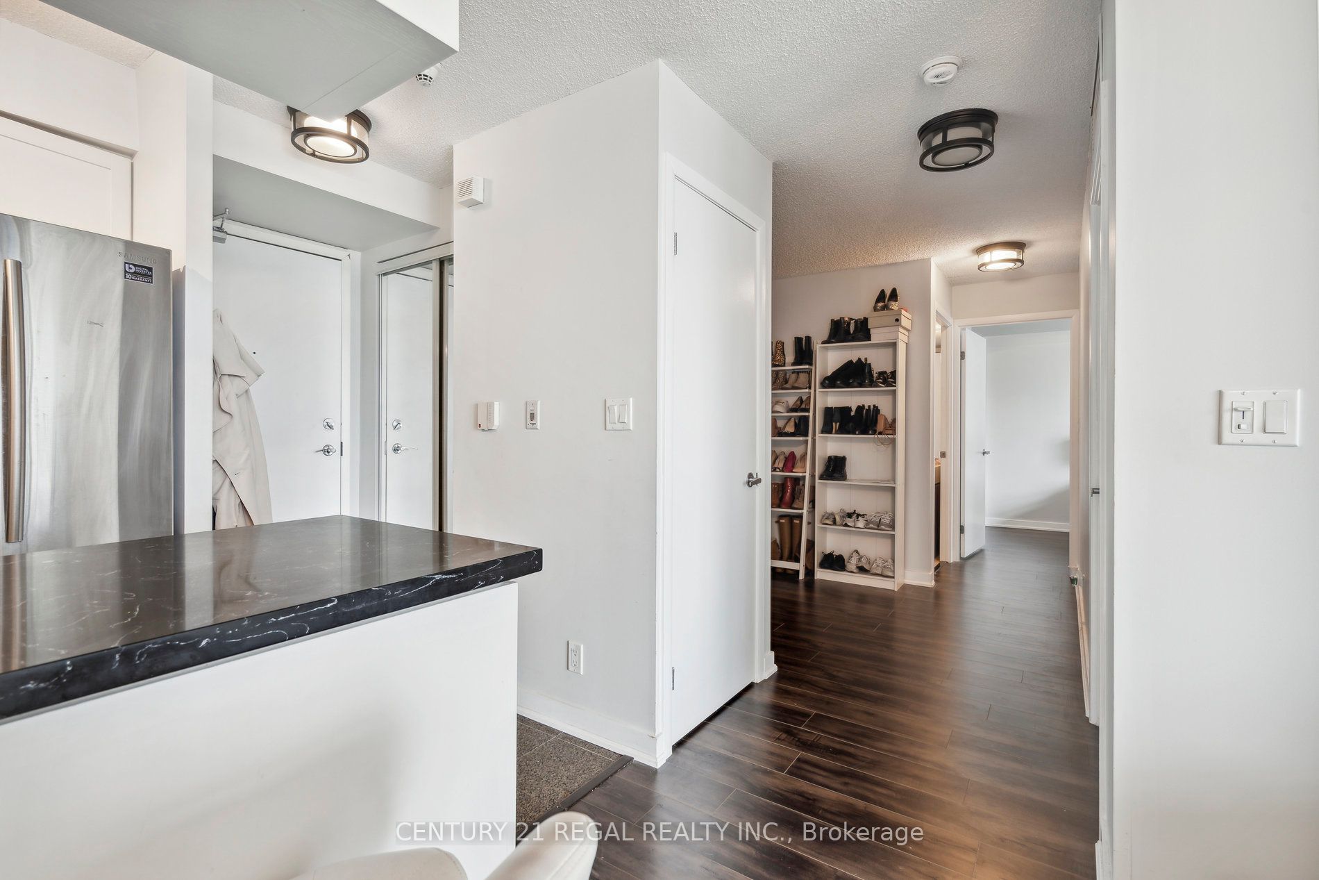 81 Navy Wharf Crt, #1609