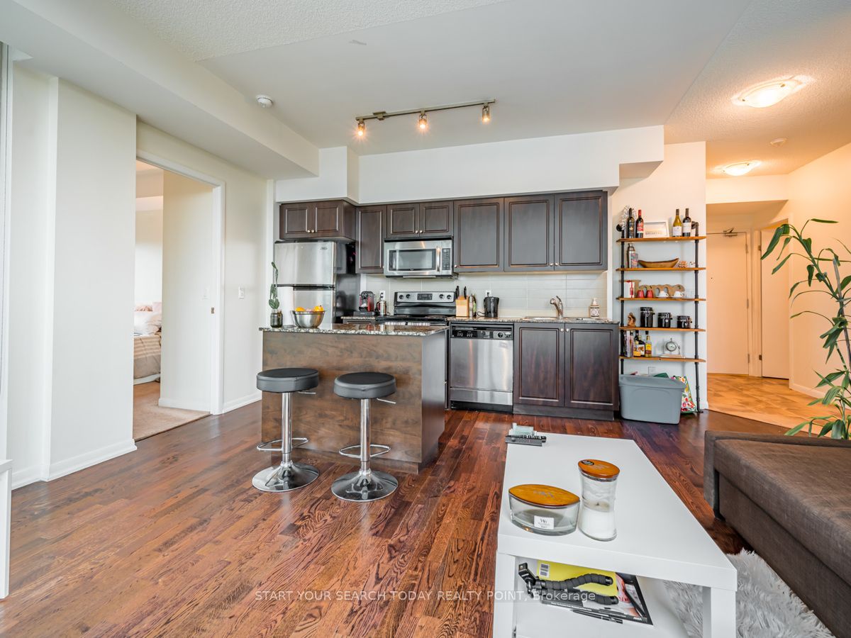 215 Fort York Blvd, #710