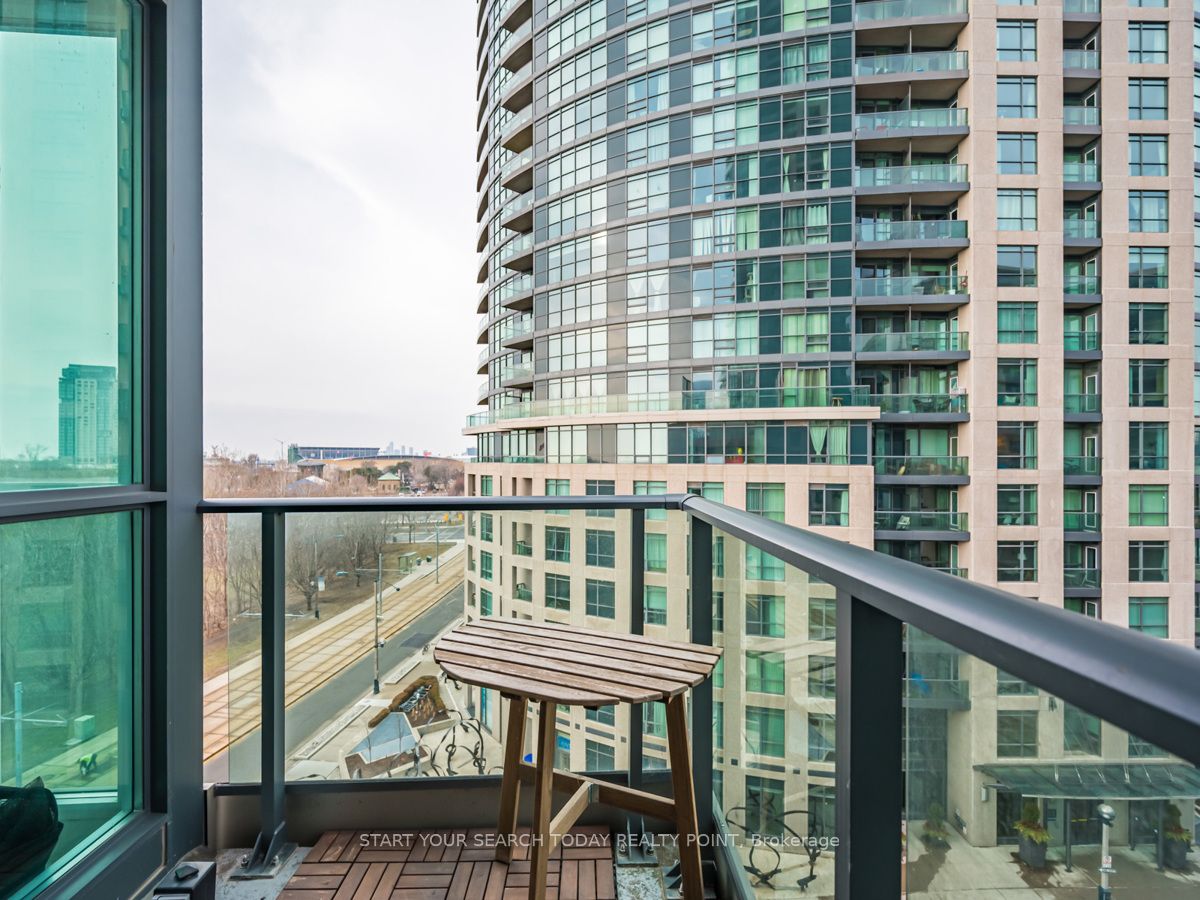 215 Fort York Blvd, #710