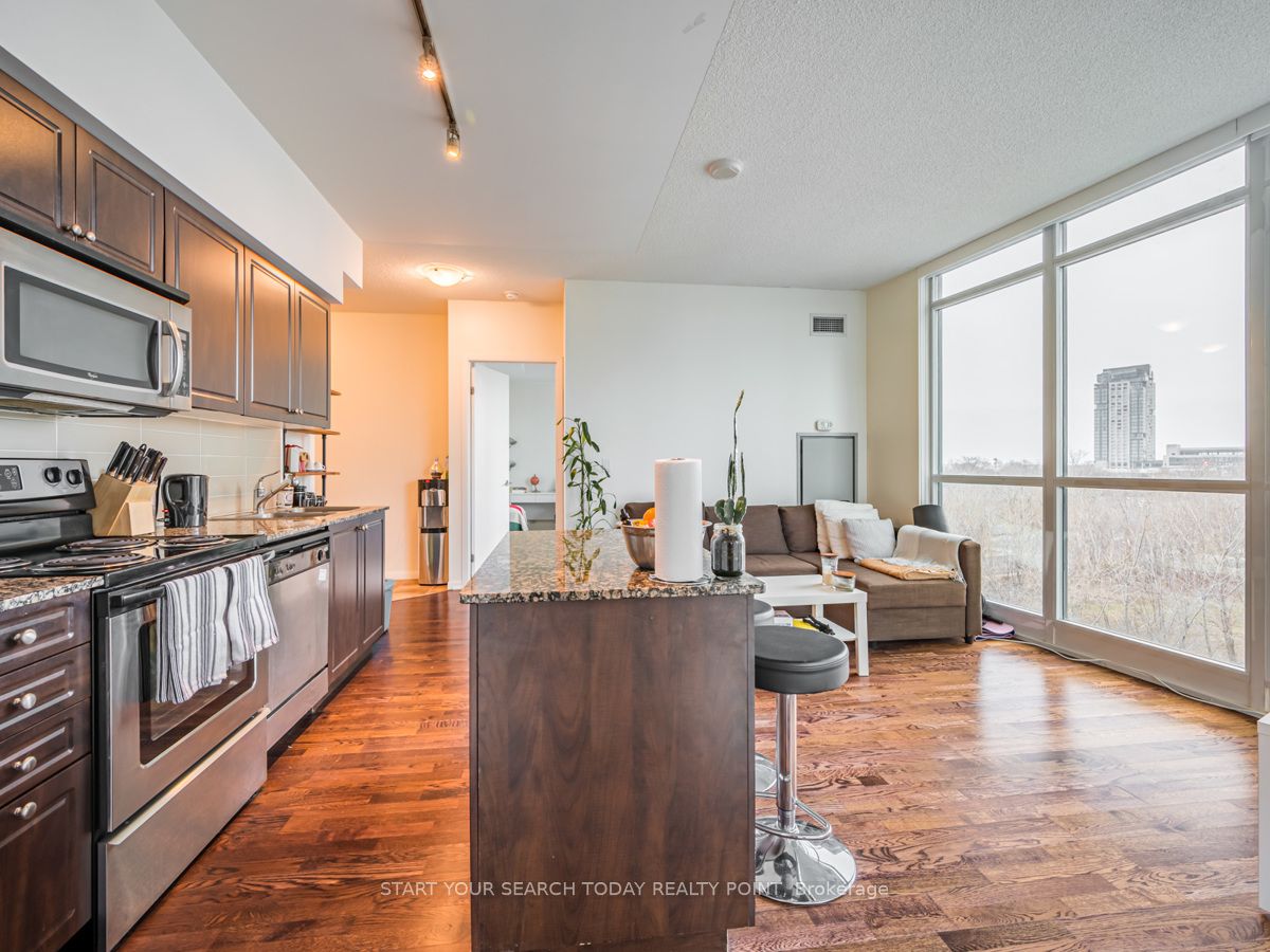 215 Fort York Blvd, #710