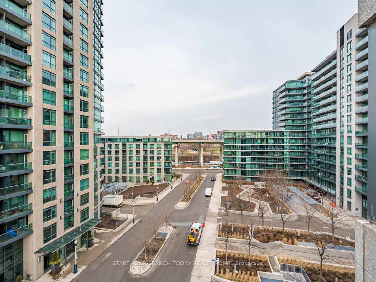 215 Fort York Blvd, #710