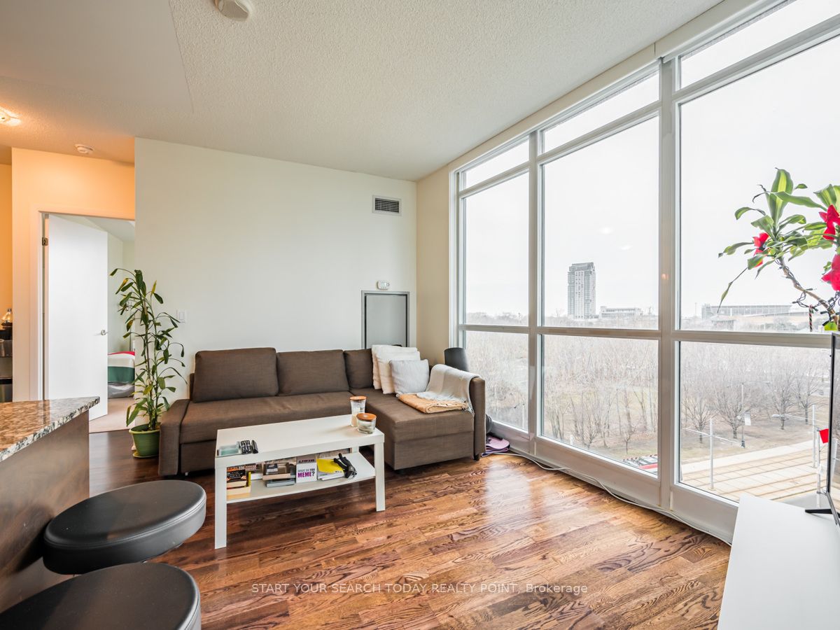215 Fort York Blvd, #710