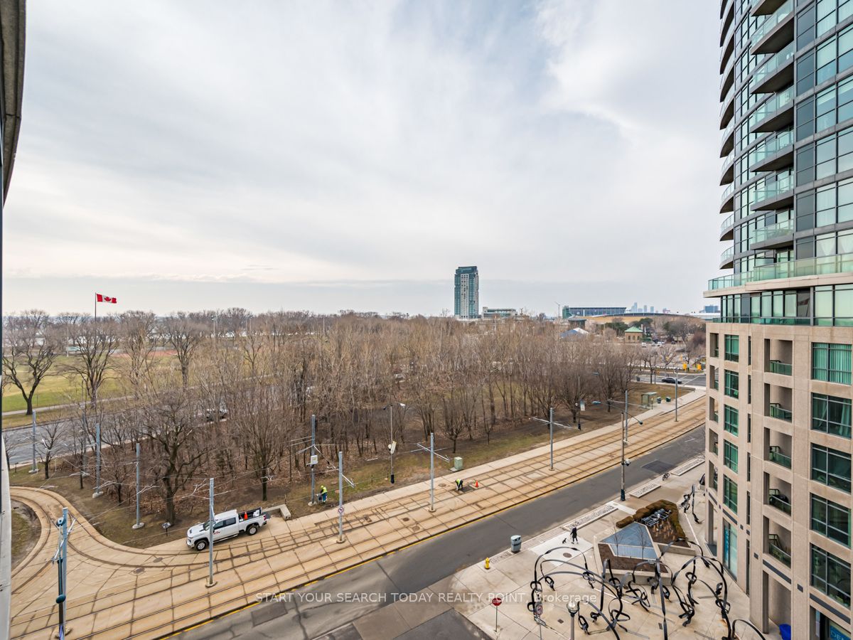 215 Fort York Blvd, #710