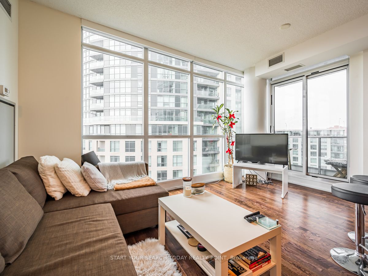 215 Fort York Blvd, #710