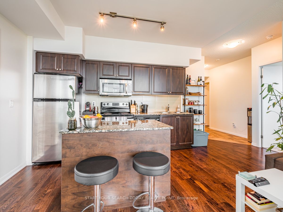 215 Fort York Blvd, #710