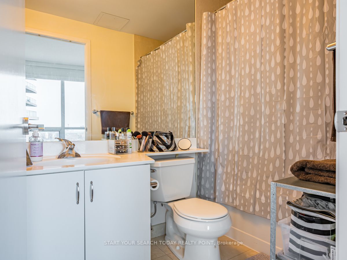 215 Fort York Blvd, #710