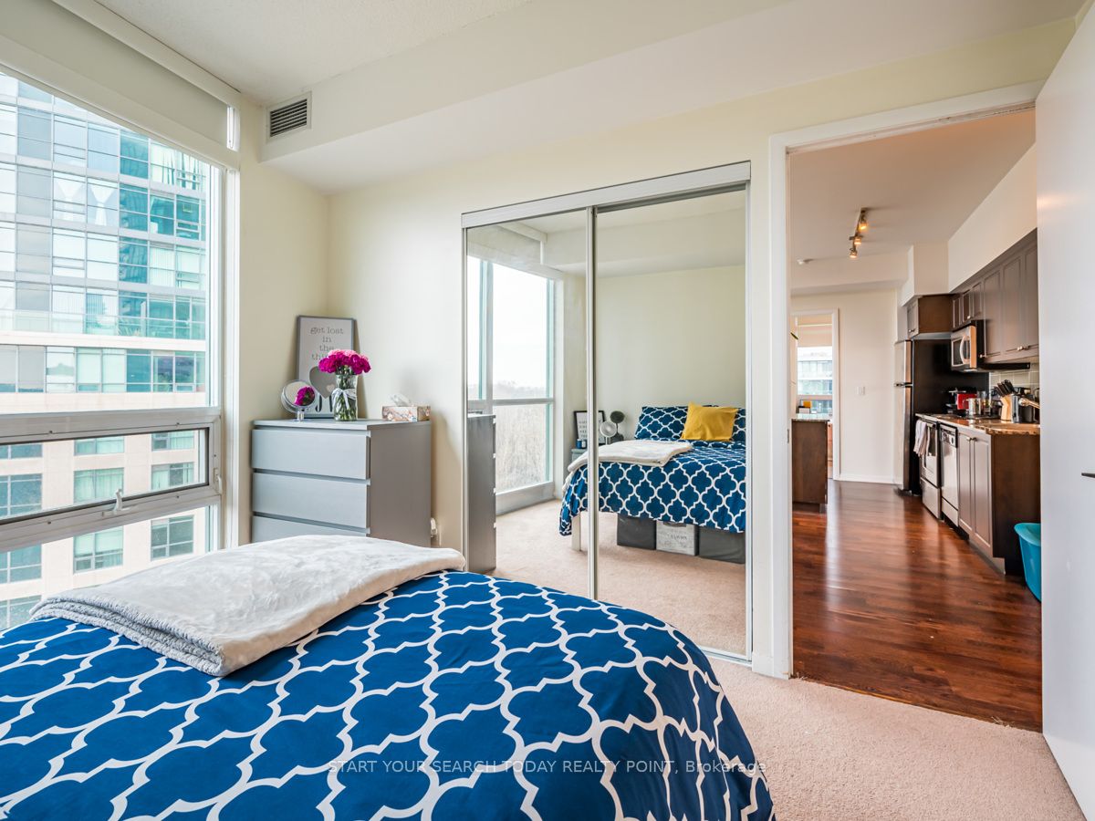 215 Fort York Blvd, #710