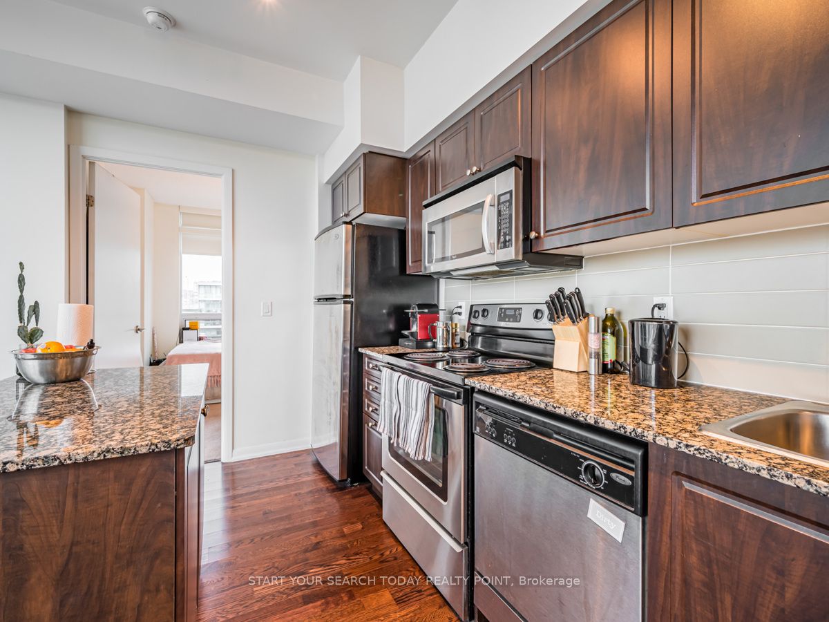 215 Fort York Blvd, #710