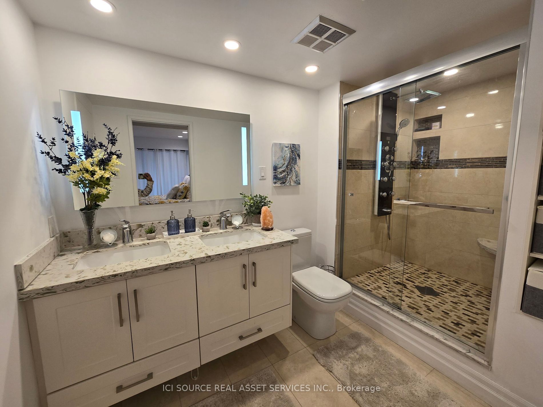 65 Harbour Square, #604
