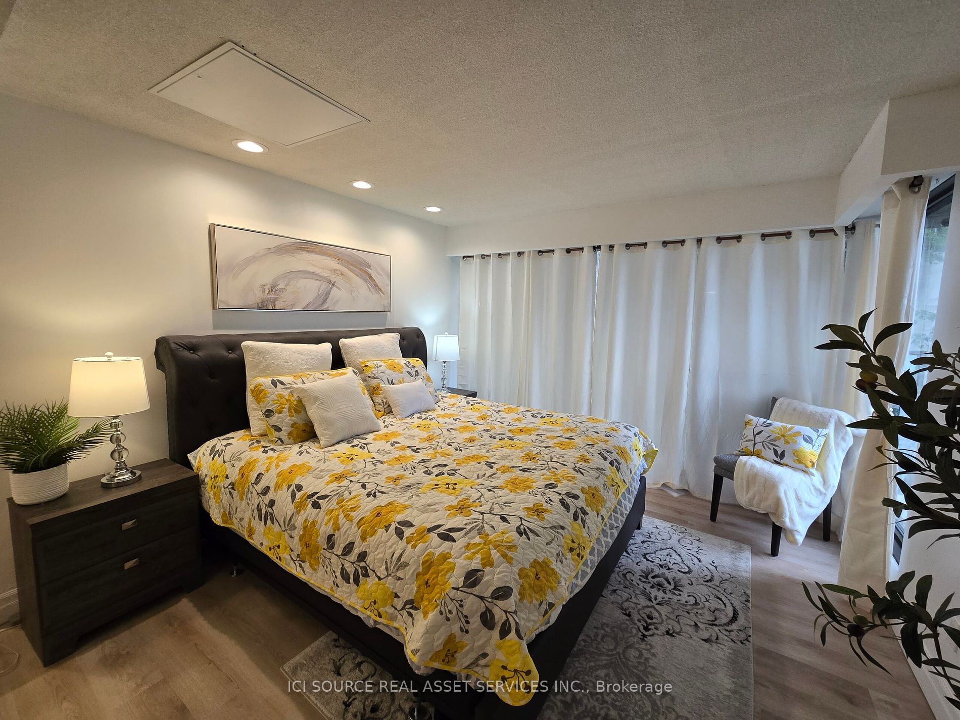 65 Harbour Square, #604