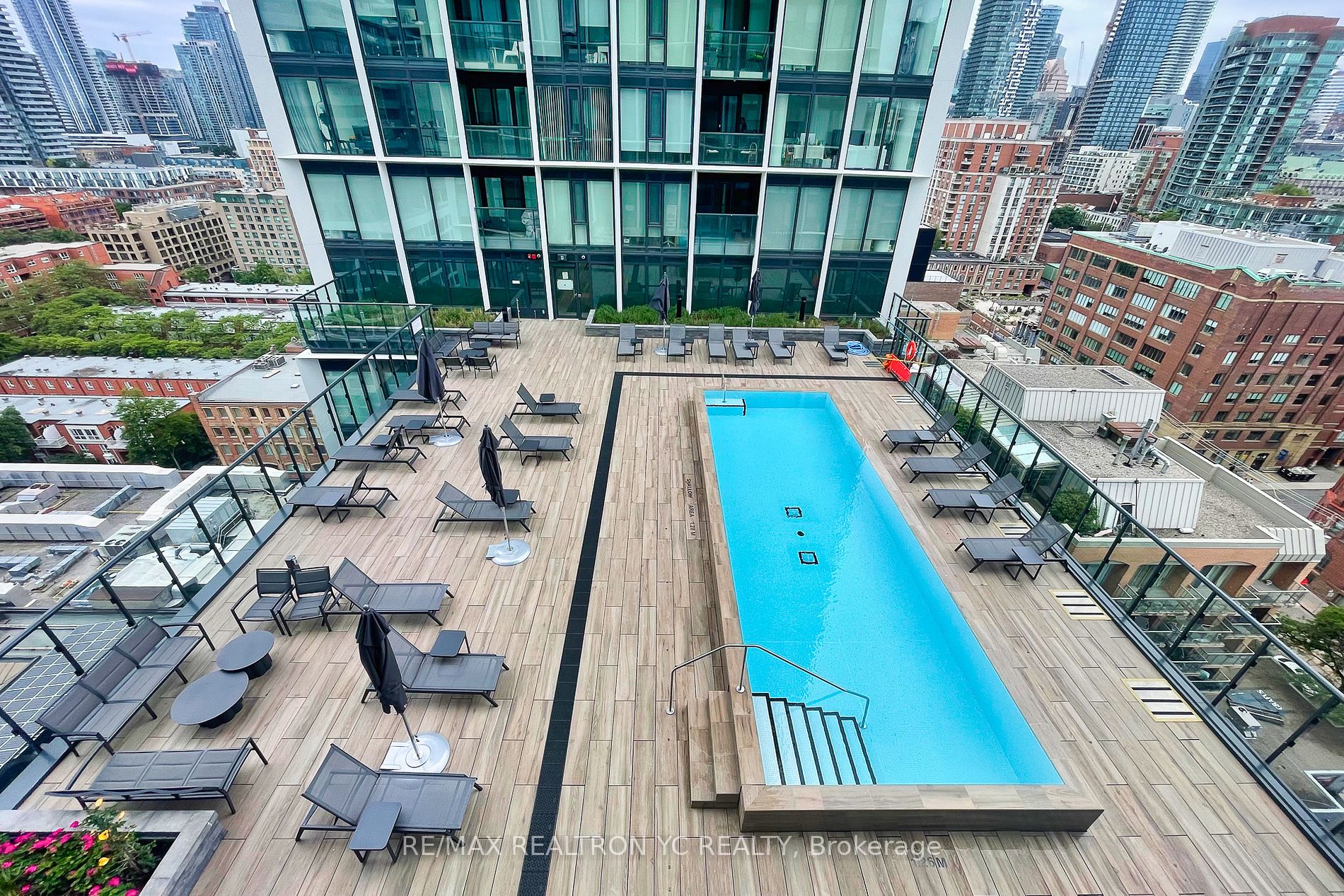 158 Front St E, #1616
