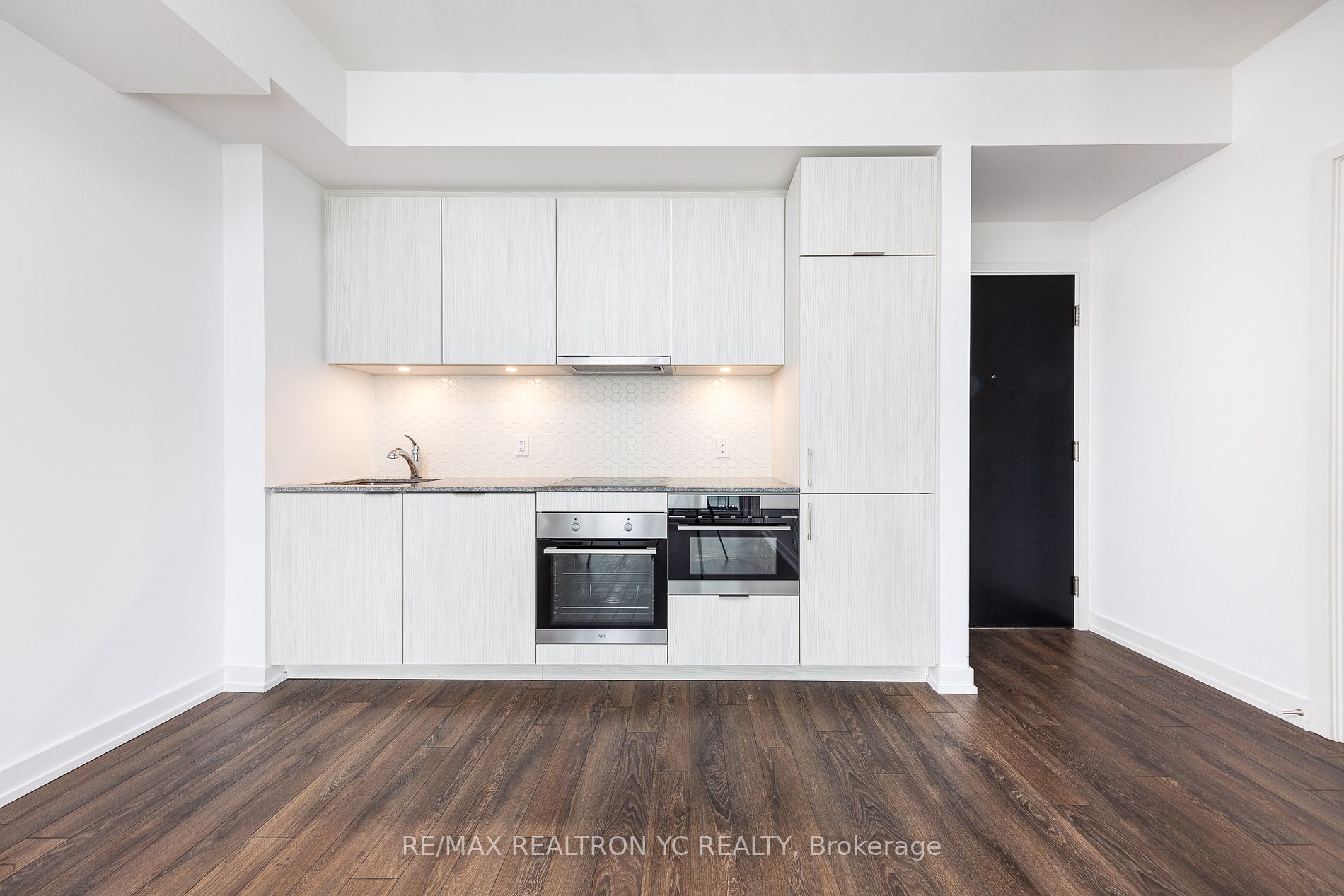 158 Front St E, #1616