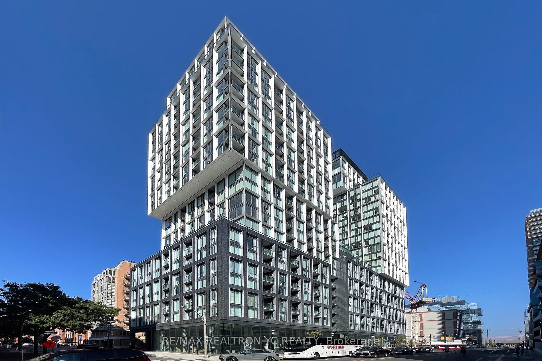 158 Front St E, #1616