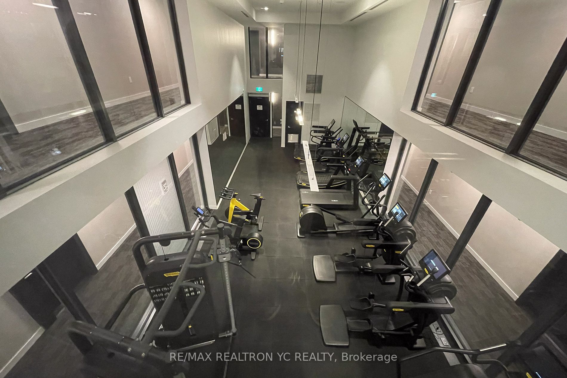158 Front St E, #1616