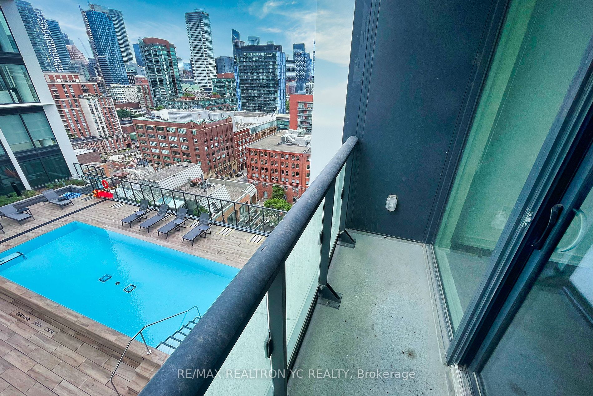 158 Front St E, #1616