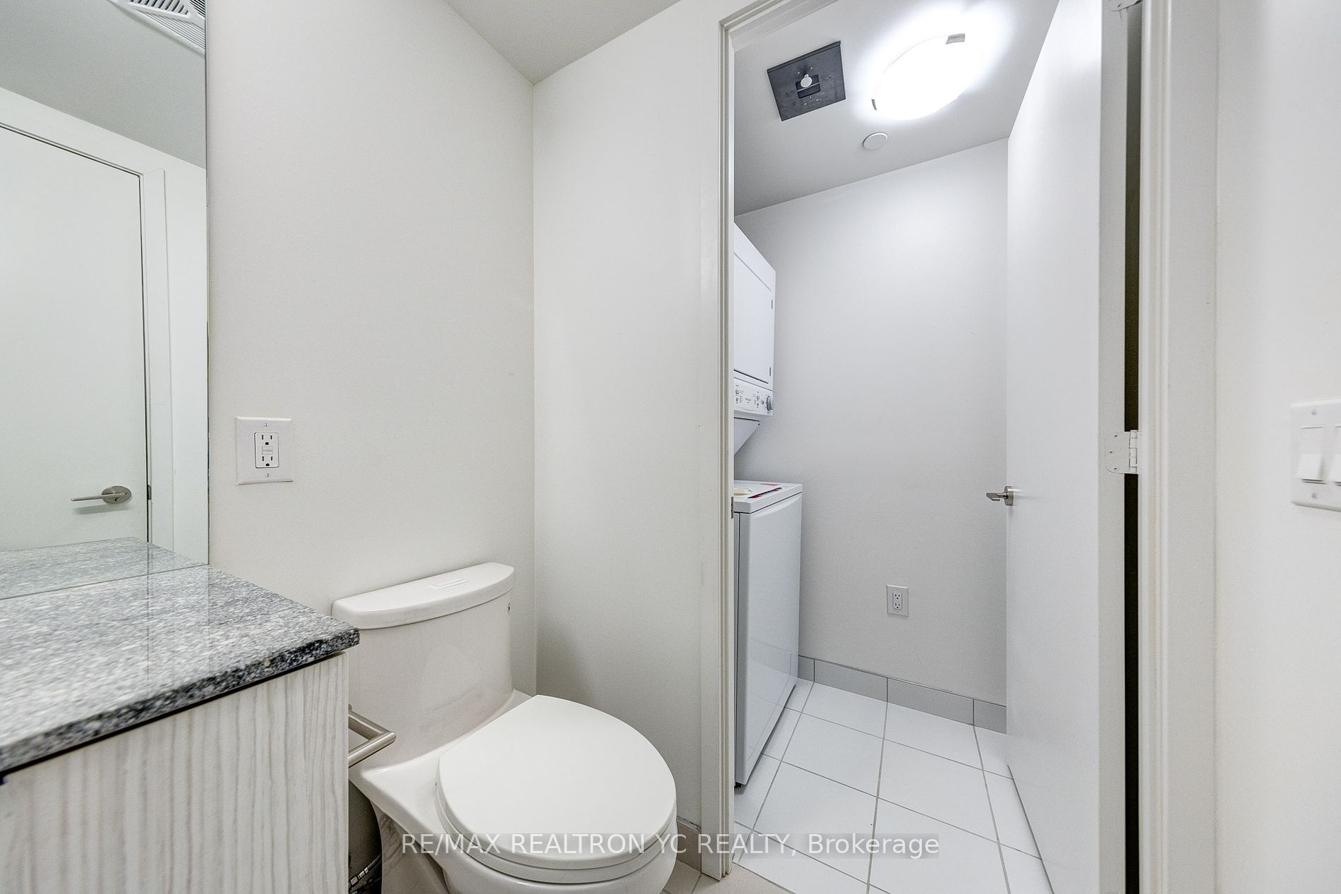158 Front St E, #1616