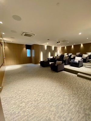585 Bloor St E, #320
