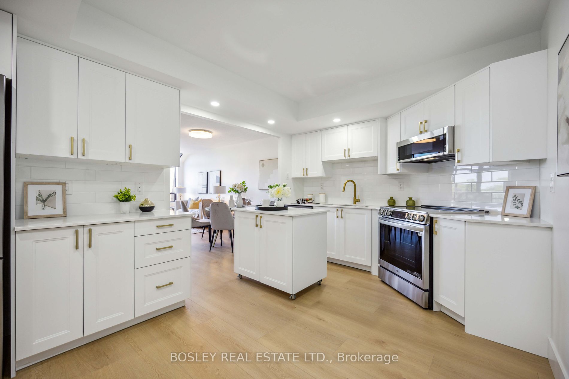 255 The Donway W, #523