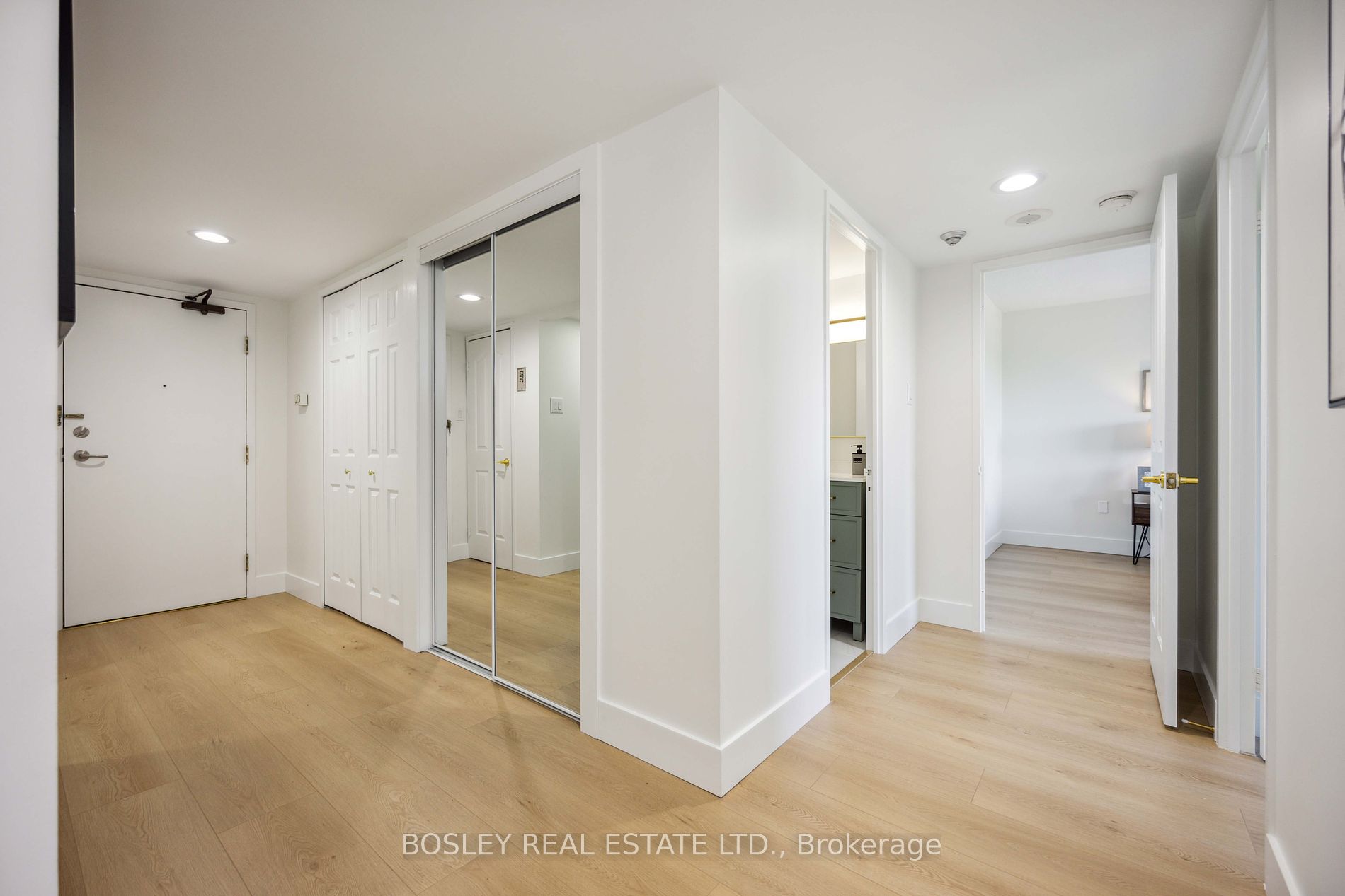 255 The Donway W, #523