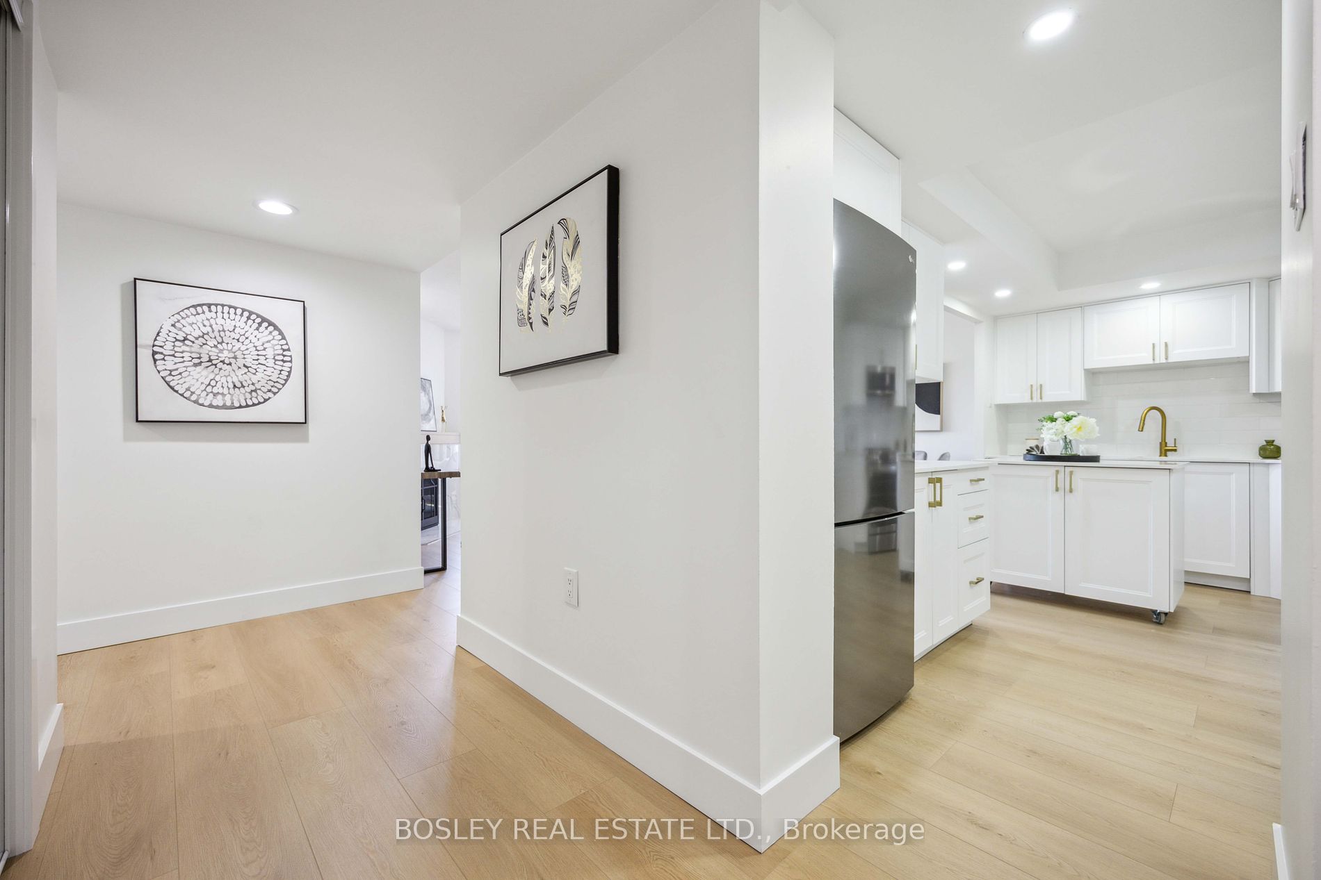 255 The Donway W, #523