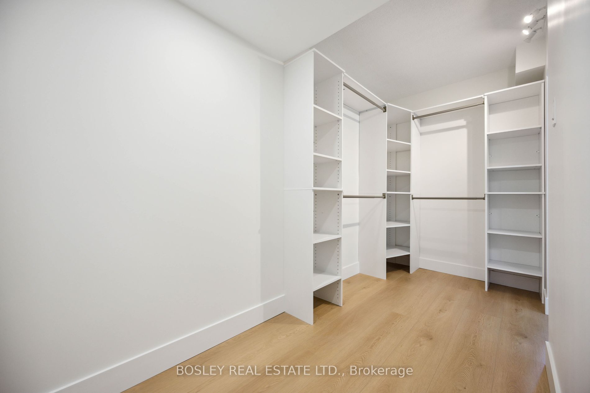 255 The Donway W, #523