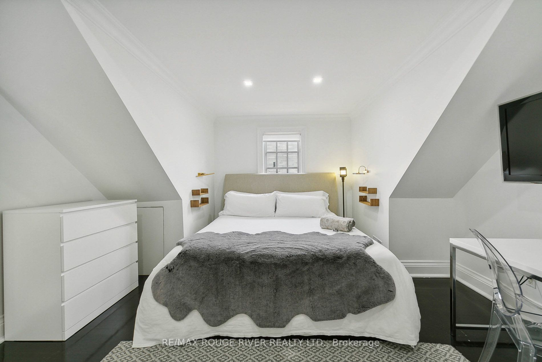 40 Whitehall Road