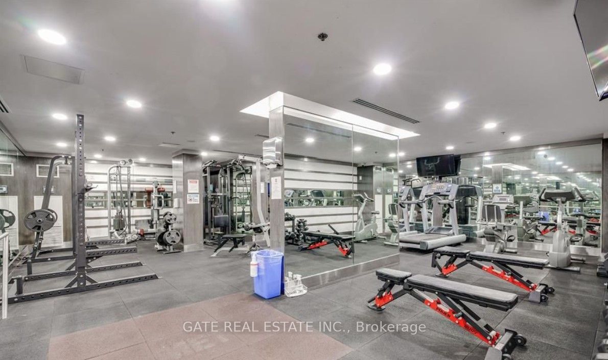 21 Carlton St, #1705
