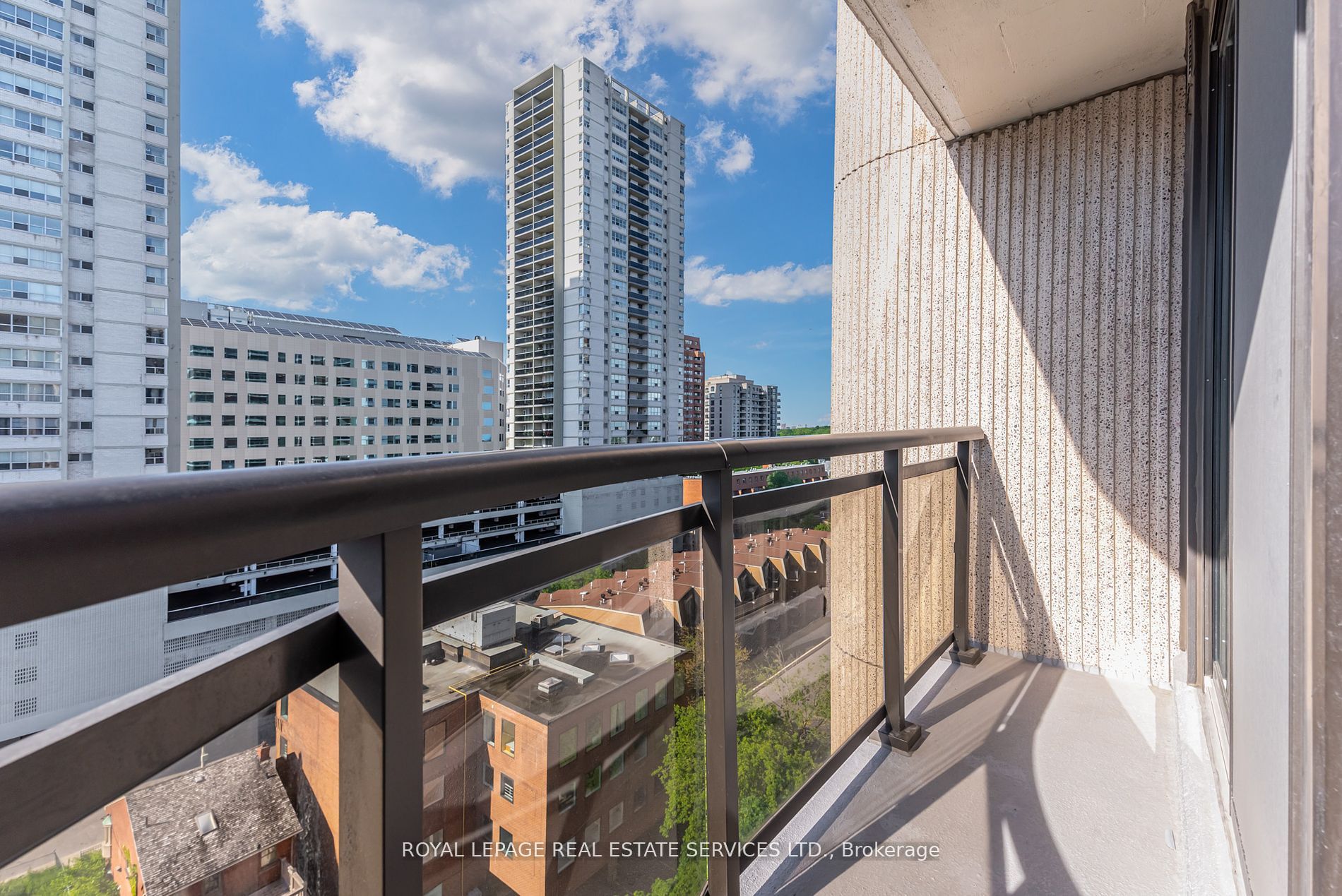 40 Rosehill Ave, #1001