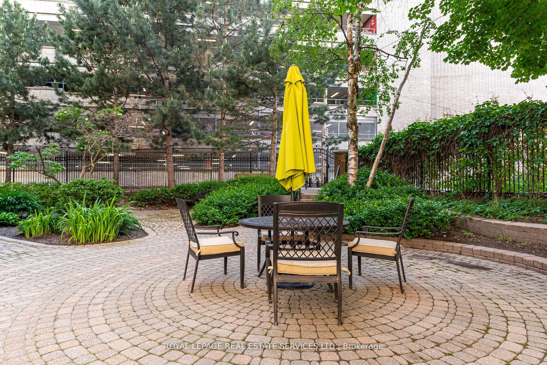 40 Rosehill Ave, #1001