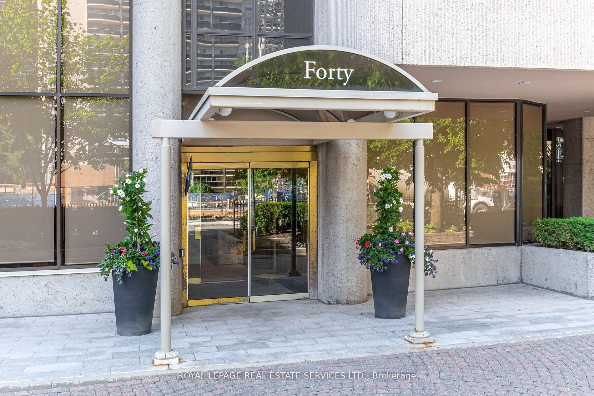 40 Rosehill Ave, #1001
