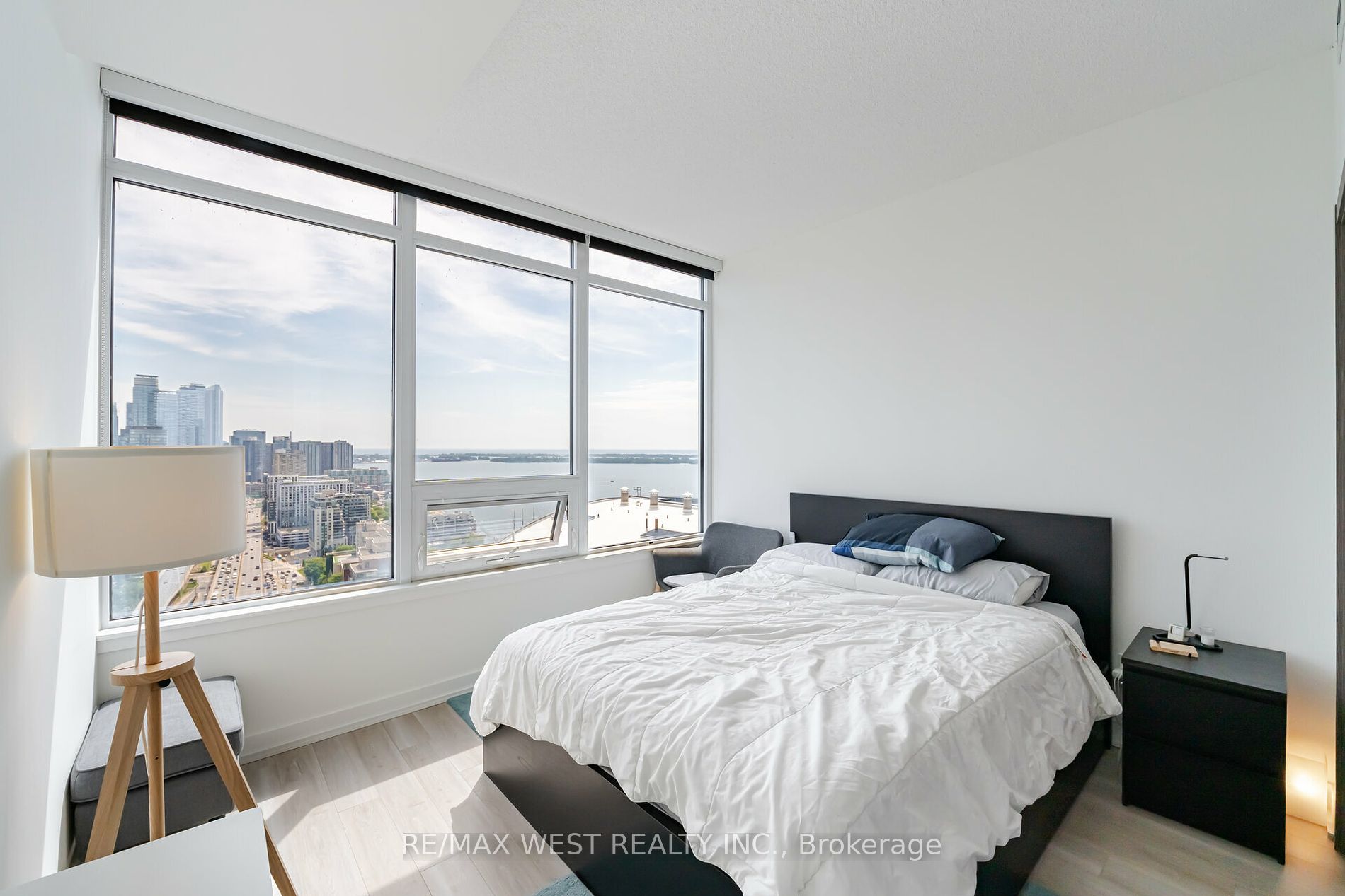17 Bathurst St, #3912