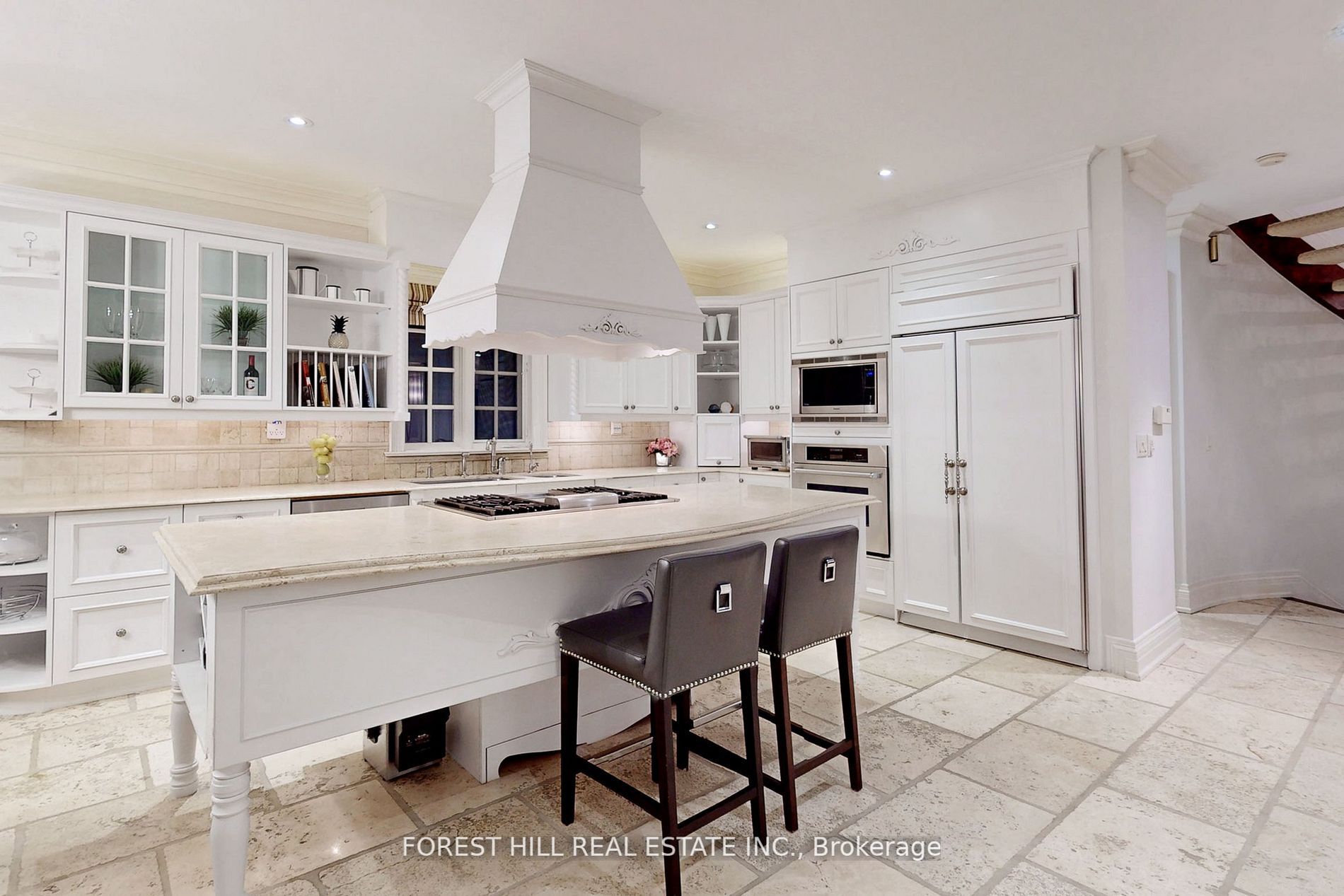 69 Munro Boulevard