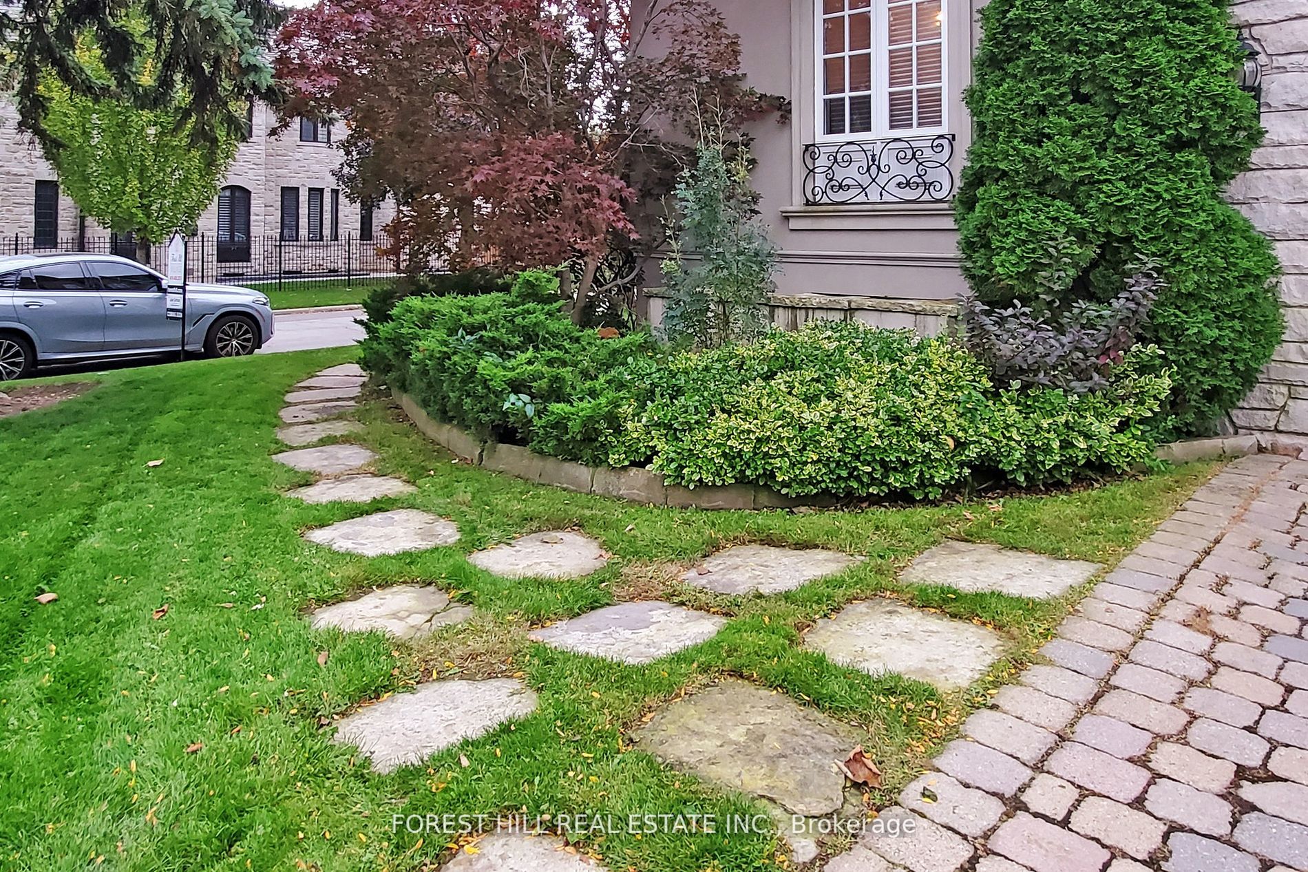 69 Munro Boulevard