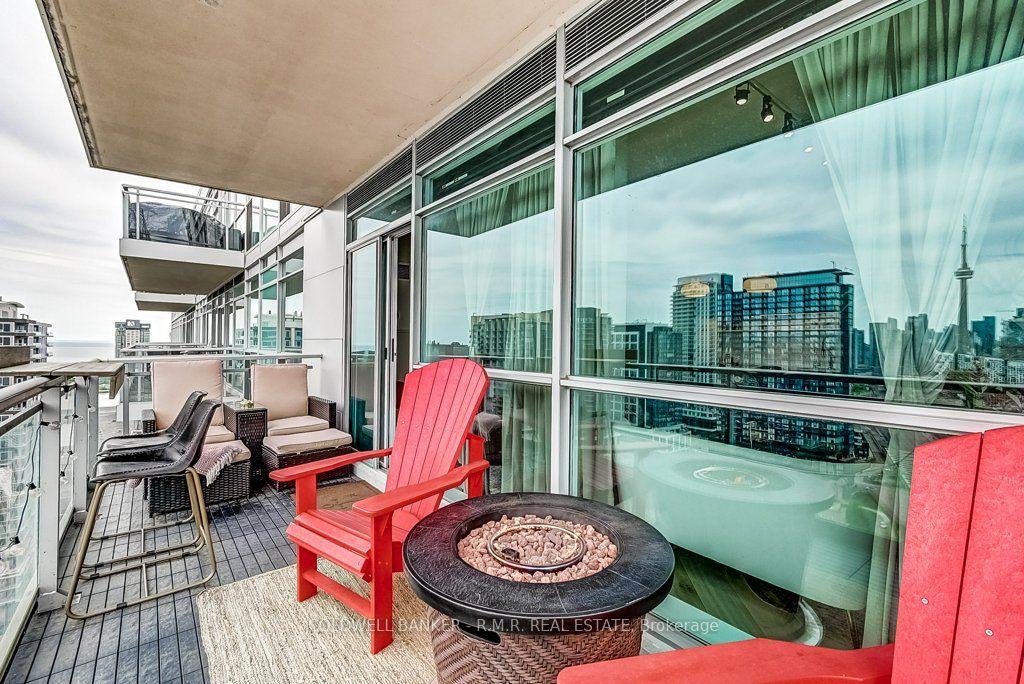 80 Western Battery Rd, #2406