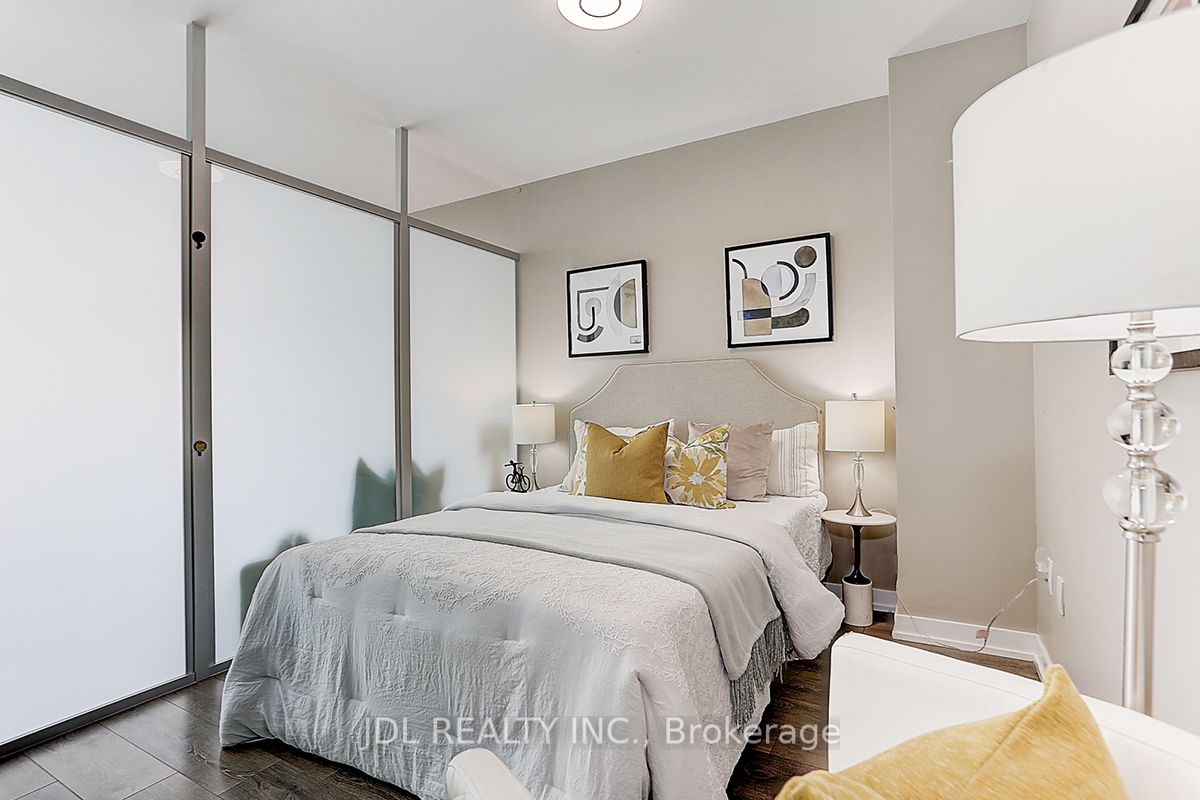 426 University Ave, #3201
