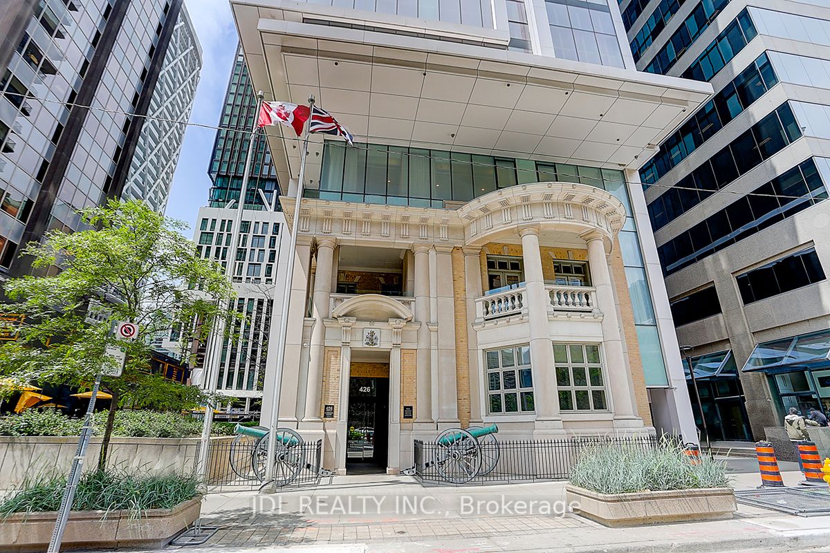 426 University Ave, #3201