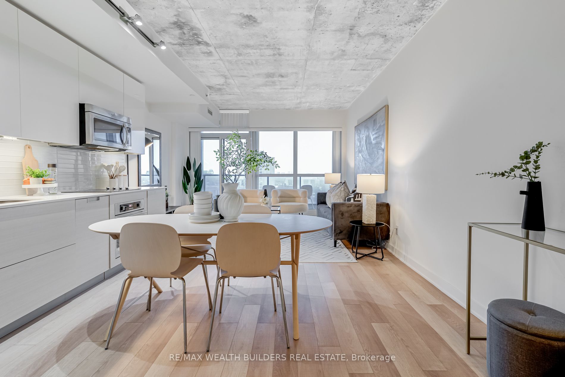 210 Simcoe St, #1706