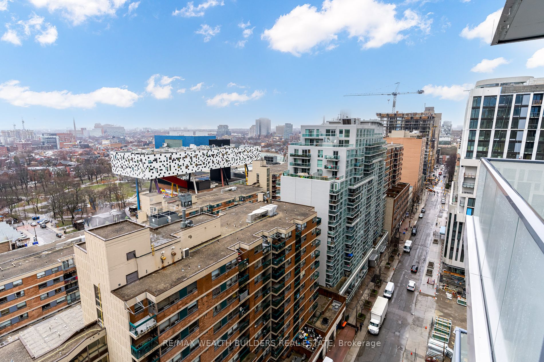 210 Simcoe St, #1706