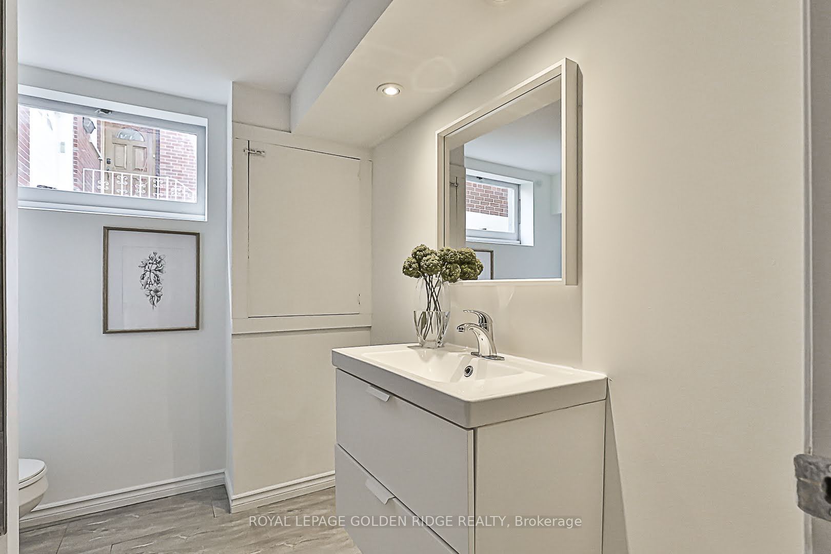 81 Maxome Avenue