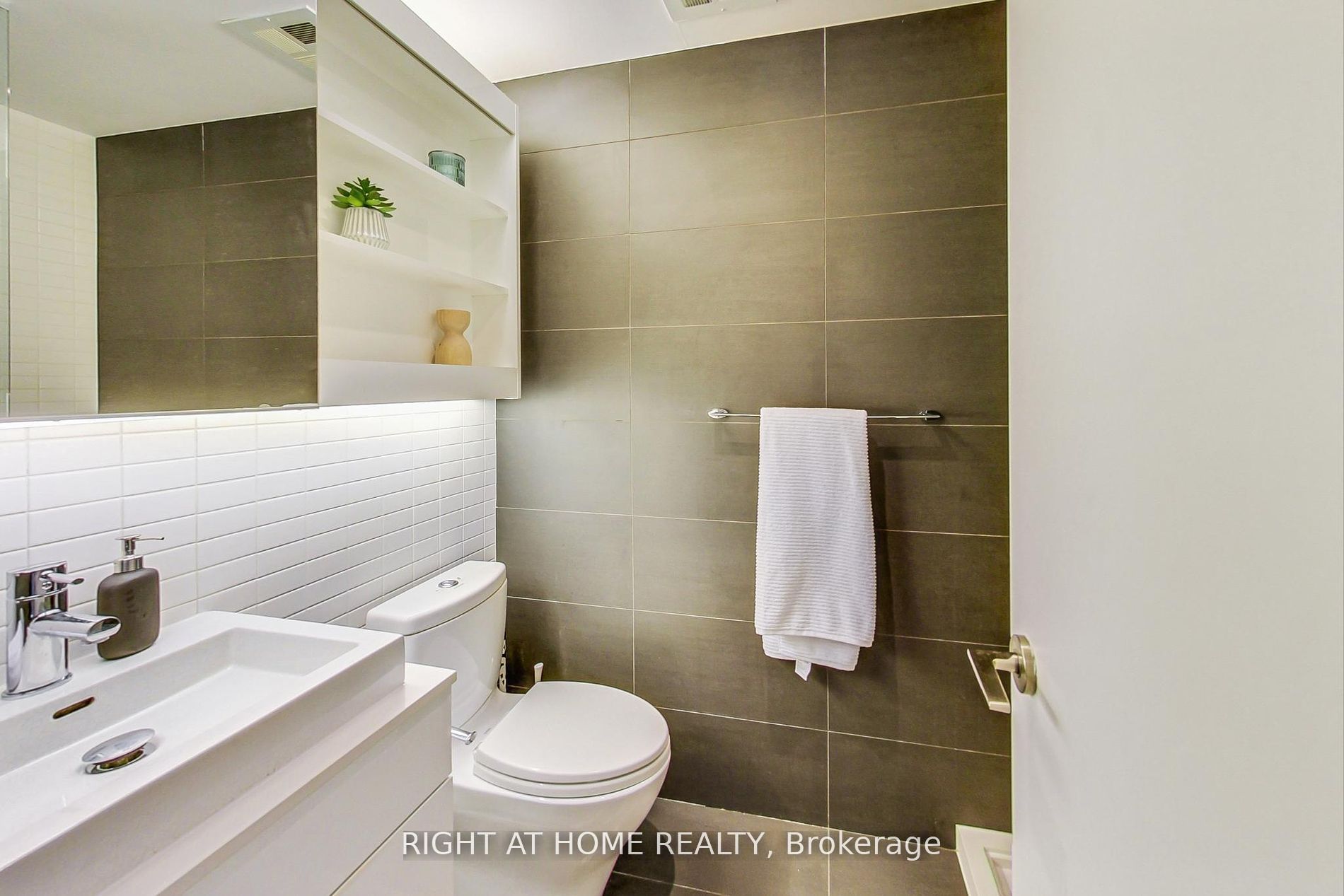 32 Trolley Cres, #1003