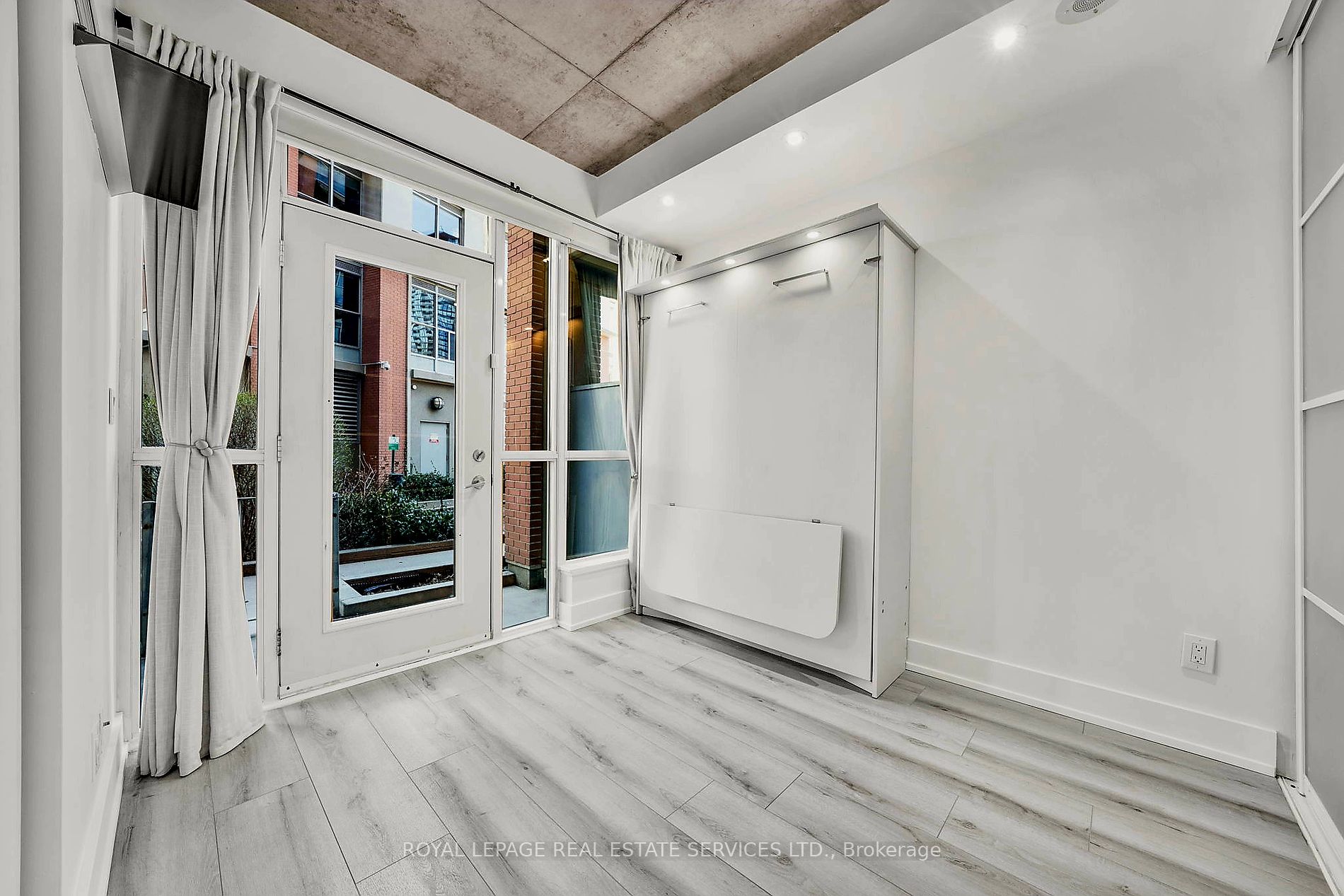 1 Shaw St, #106