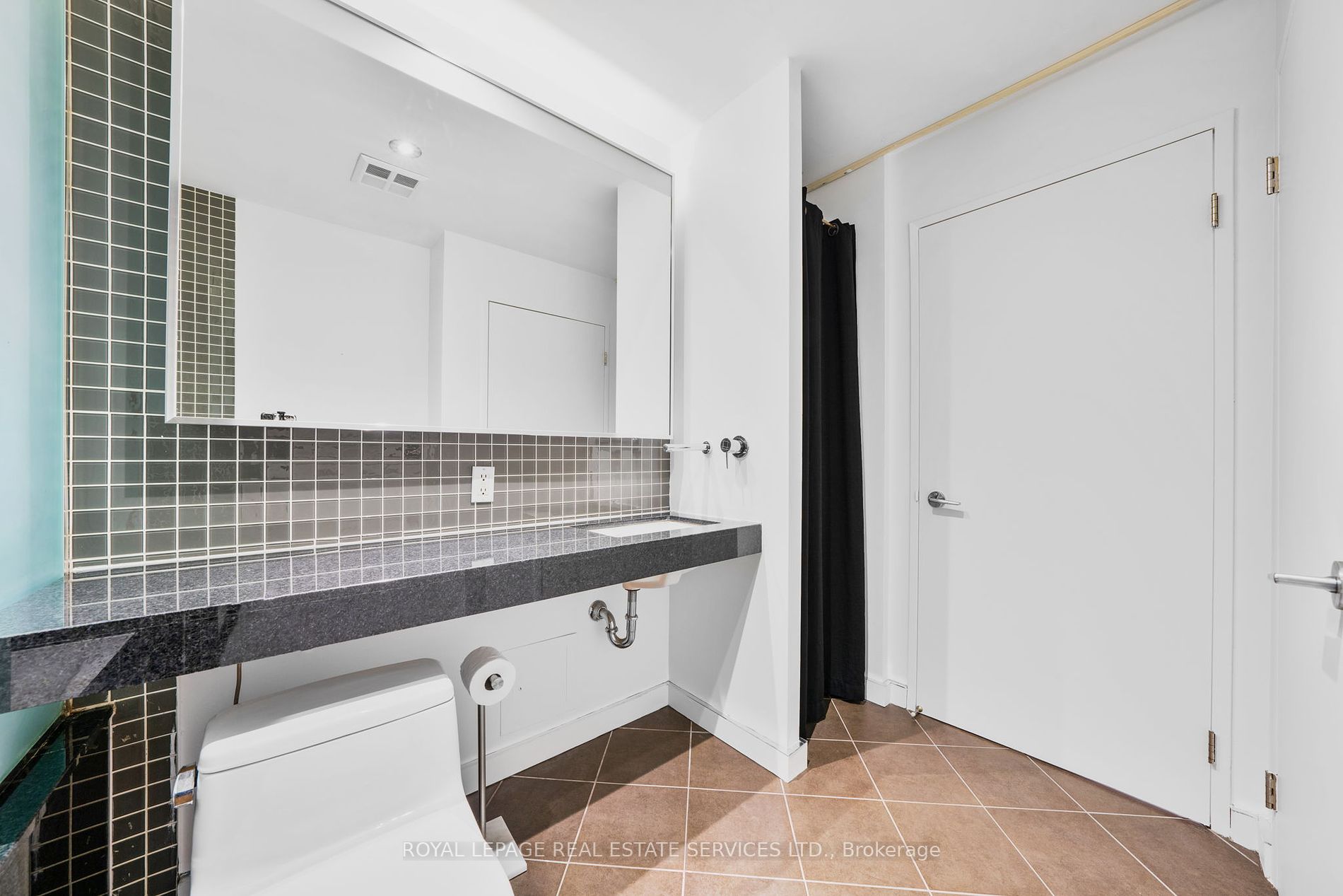 1 Shaw St, #106