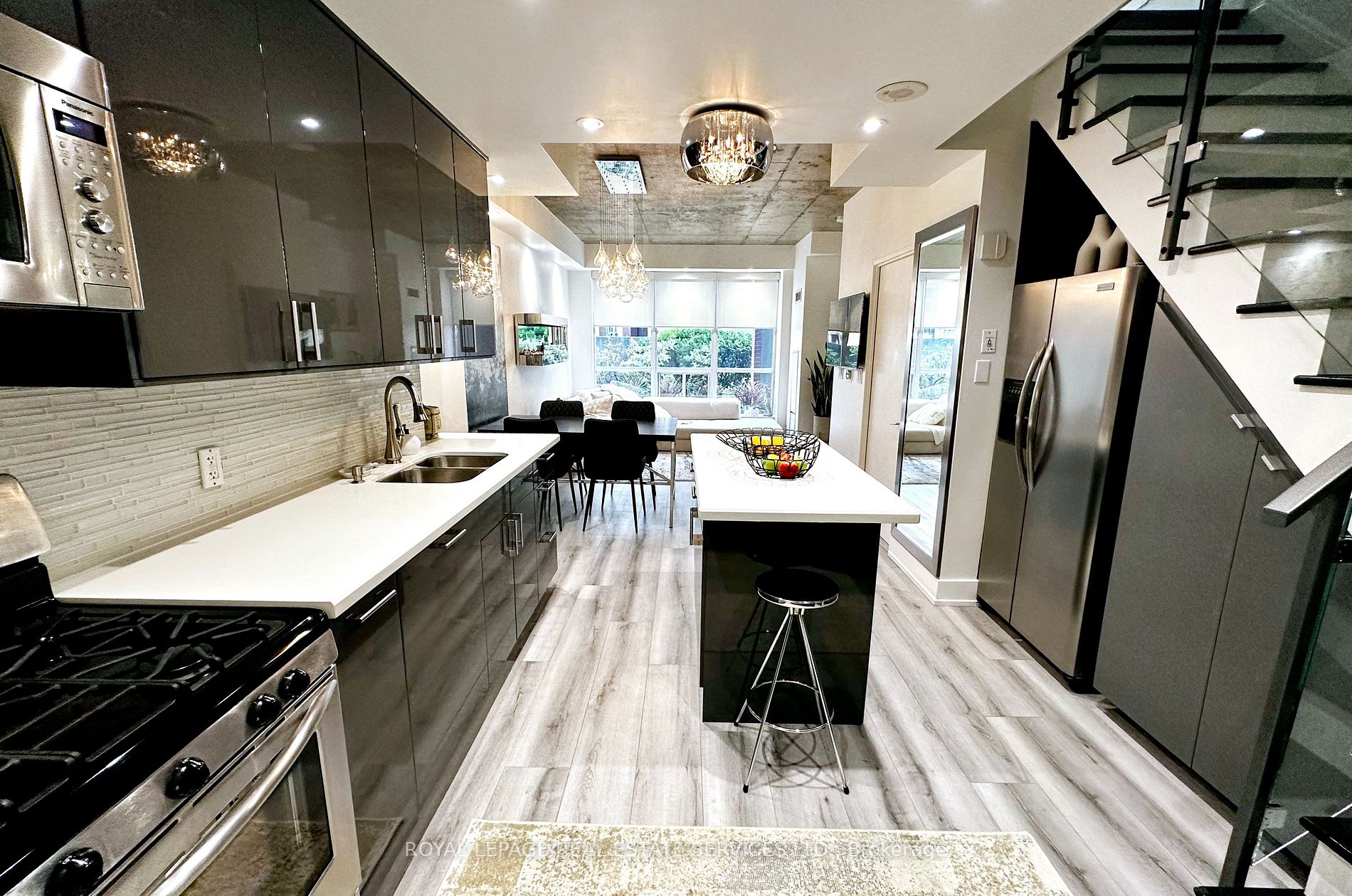 1 Shaw St, #106