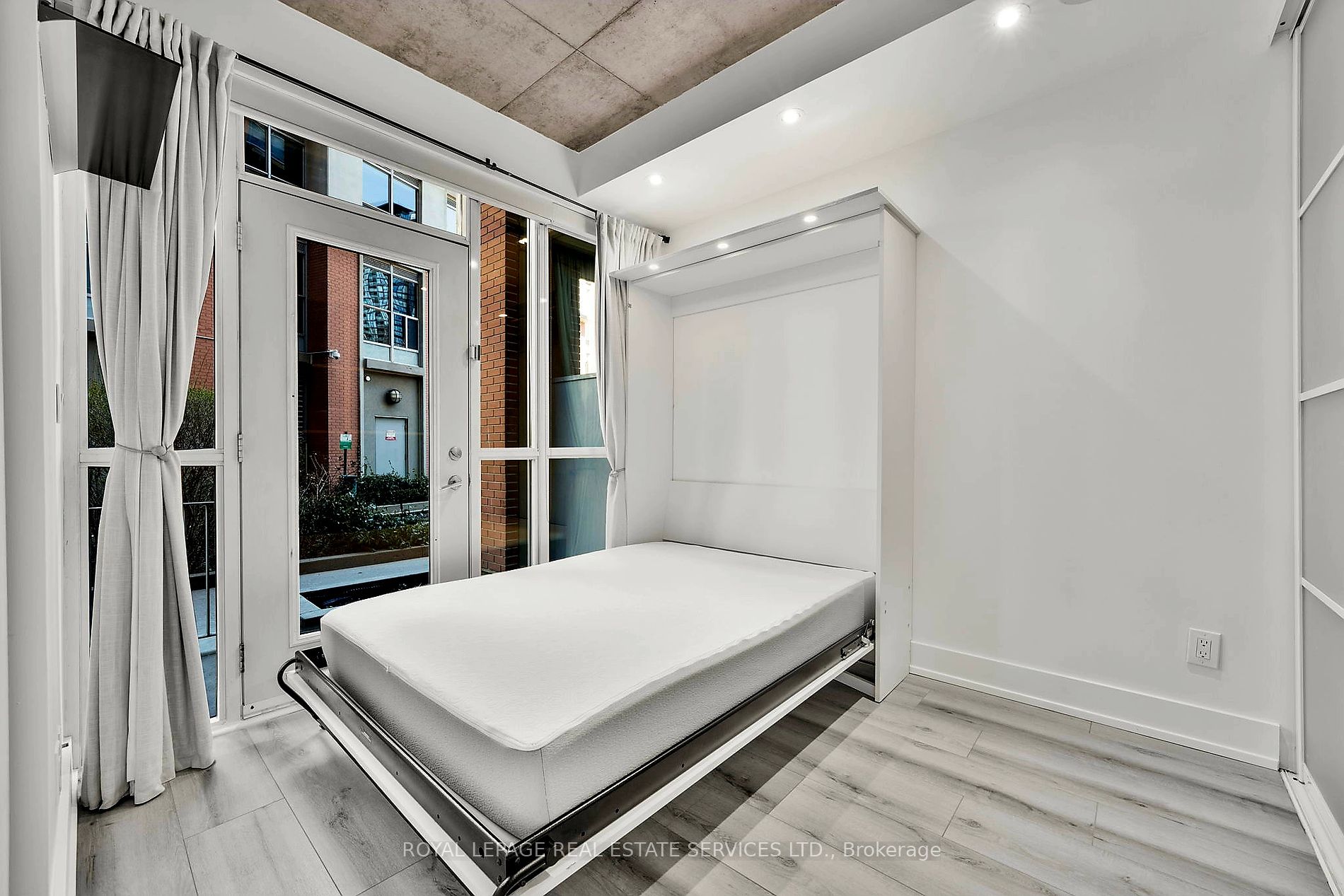 1 Shaw St, #106